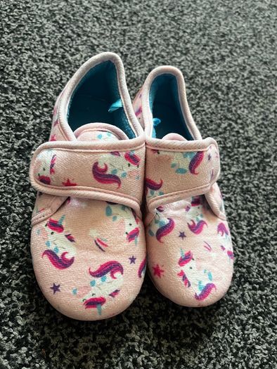 slippers