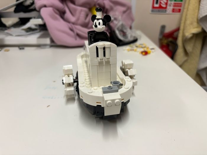 lego steam boat
