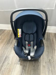 Britax Romer Baby Car Seat and ISOFIX Base