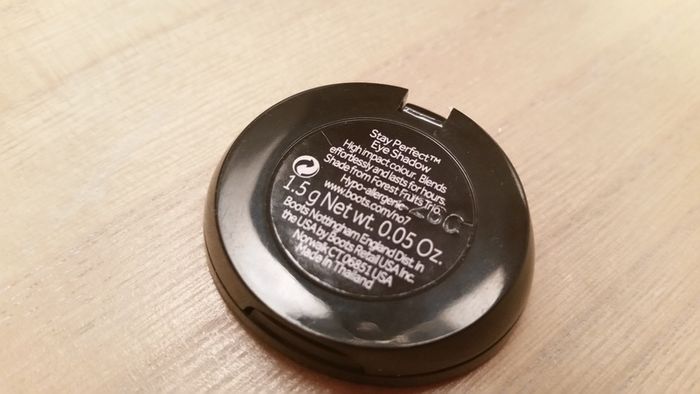 No7 Stay Perfect Eye Shadow