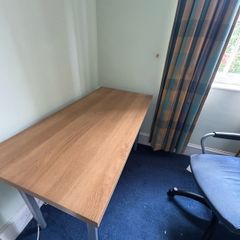 Desk with adjustable legs