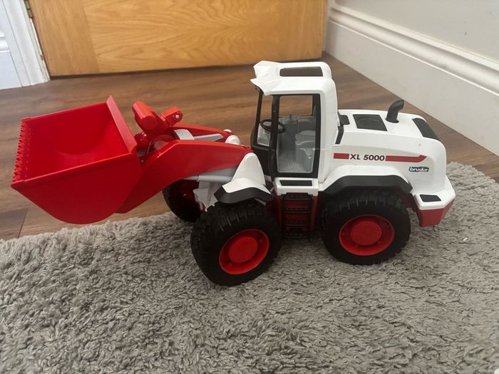 Bruder XL 5000