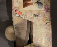 Snug & Cozy Slippers size 6/7 (box Damaged)