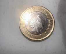 Rare 2016 One Pound Coin, Rose, Crown And Shamrock in beautiful condition
