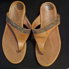 Fitflop brown/tan leather slip on sandals size 39/6