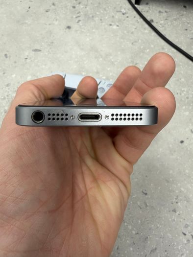 iPhone SE - A1723