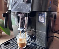 DeLonghi Magnifica Start Coffee Machine one Month Old