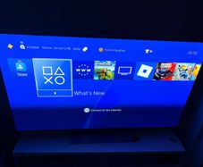 Sony PlayStation 4 (PS4) 500GB 3 Original Controllers