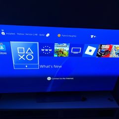 Sony PlayStation 4 (PS4) 500GB 3 Original Controllers