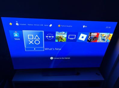 Sony PlayStation 4 (PS4) 500GB 3 Original Controllers