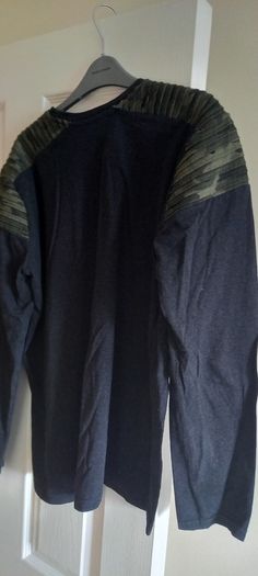 Mens long sleeve t-shirt