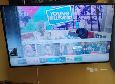 43" Samsung TV
