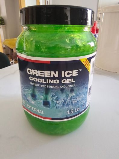 Cooling gel for painful muscles