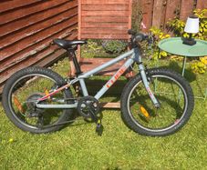 Cube child's bike