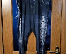 Navy & black cropped leggings, Size 22