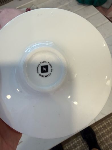 Crockery: plates, bowls etc.
