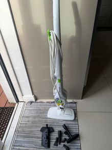 Floor steamer