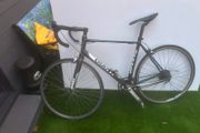 Giant Defy road bike, size ML (brakes not working)