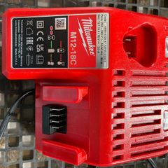 Milwaukee M18-12C charger