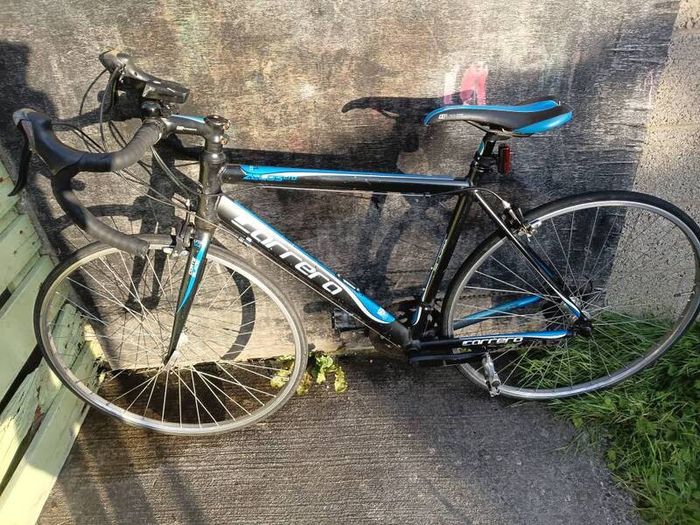carrera road bike