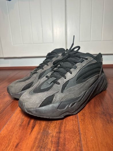 adidas Yeezy Boost 700 V2 "Vanta" sneakers