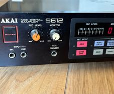 Akai S612 MIDI Digital Sampler