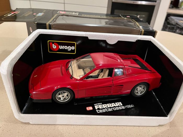Ferrari Testarossa 1/18 Burago