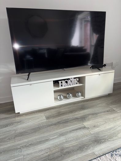 Gloss Tv Stand