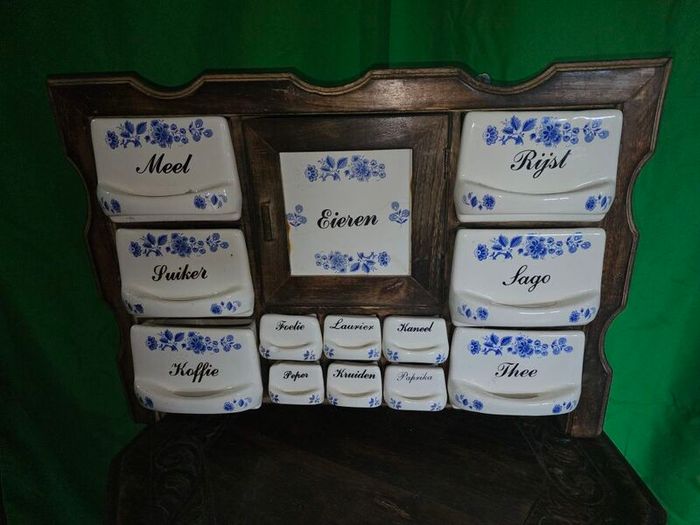 Spice wall mounted rack retro Dutch