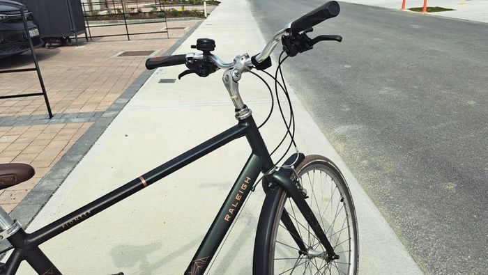 Raleigh Pioneer Grand Tour Hybrid Bike in Green