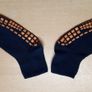 NEW 7-9Y Kids Durable Anti Slip / Non Slip Socks Image 2