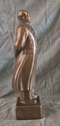 vintage bronze statue of chairman mao.