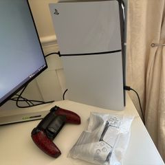 PS5 Digital plus 2 Controllers