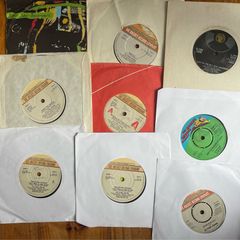 Elton John vinyl record singles 4 euros each