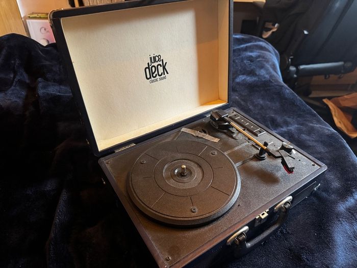 Juice Deck Vinyl Player