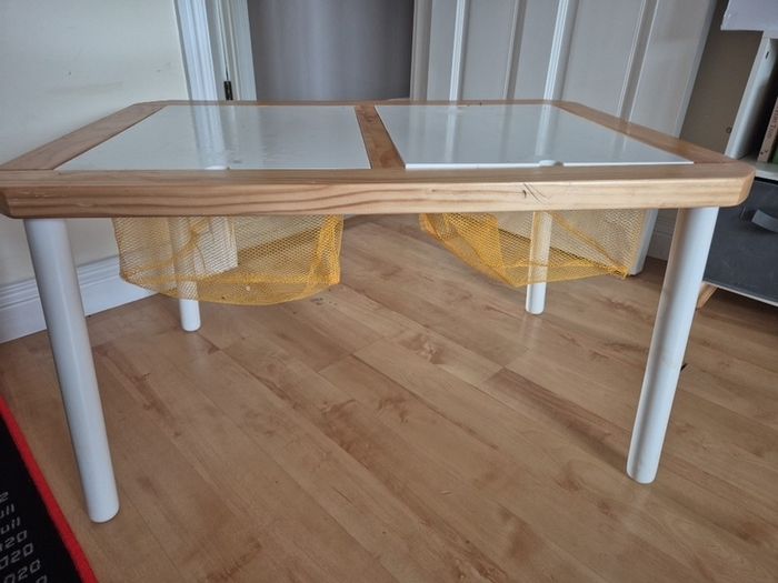 Kids play table with storage