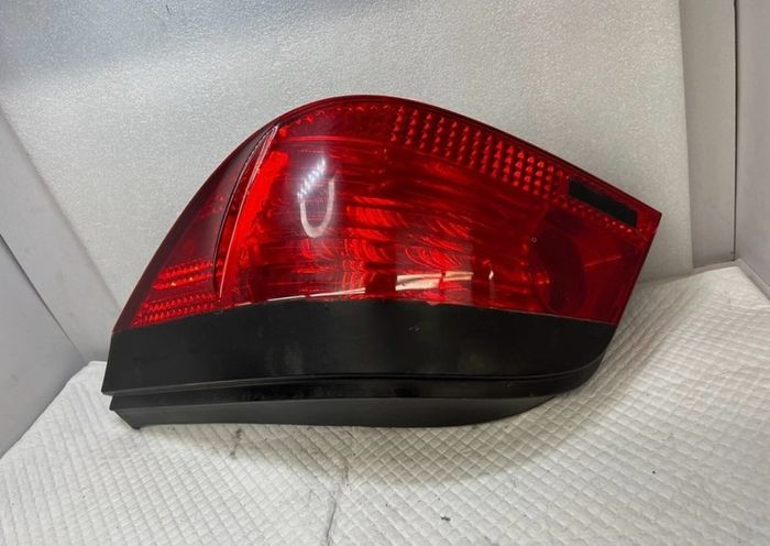2006 Bmw 530i Passenger Right Side Tail Light 158 238-03 Oem (n-71)