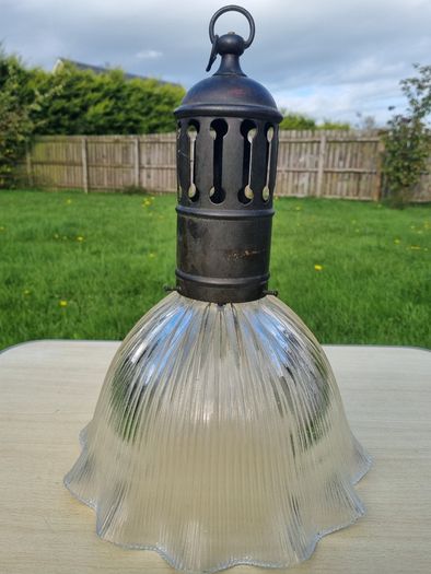 Original hanging ceiling lamp with a ribbed shade made of holophane glass (Holophane)