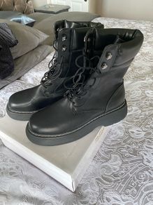 Boots New. Truffle
