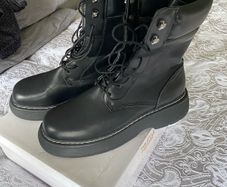 Boots New. Truffle