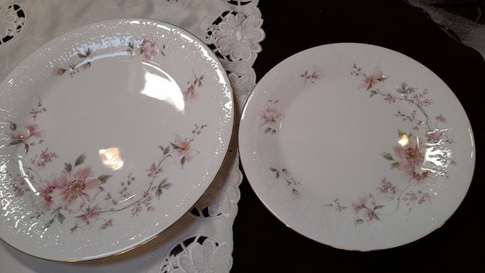 Royal Albert "For all seasons " dinner set