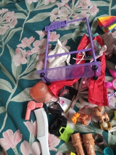 dolls clothes and accessories