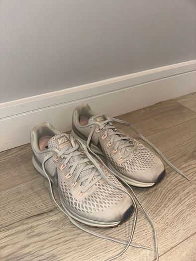Nike Women's Air Zoom Pegasus Runners - Size UK 5.5