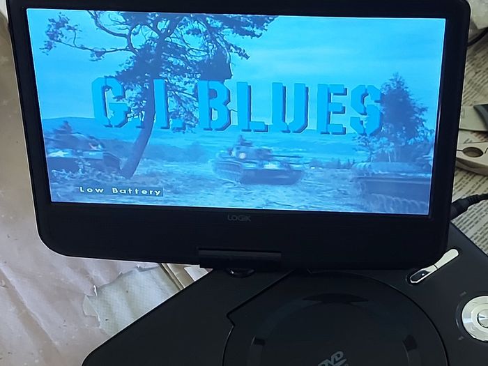 5 Portable DVD Players, all working, but no charges for them, all in very good condition