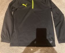 Puma boys half zip size XL boys .
