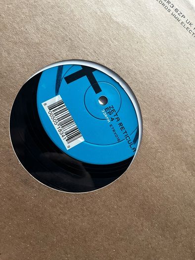 10e each Techno 12" vinyl
