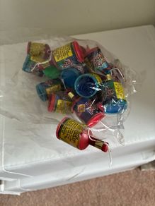 party poppers
