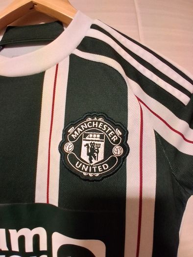 Manchester United Jersey. Official Adidas Boys Girls Age 9 To 10 Years Away Jersey.  Collect In Dublin Or Receive Via Post.