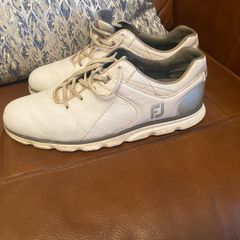 Golf shoes