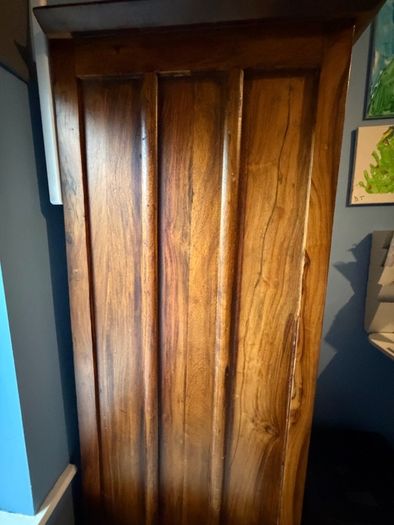 Walnut drawer chest